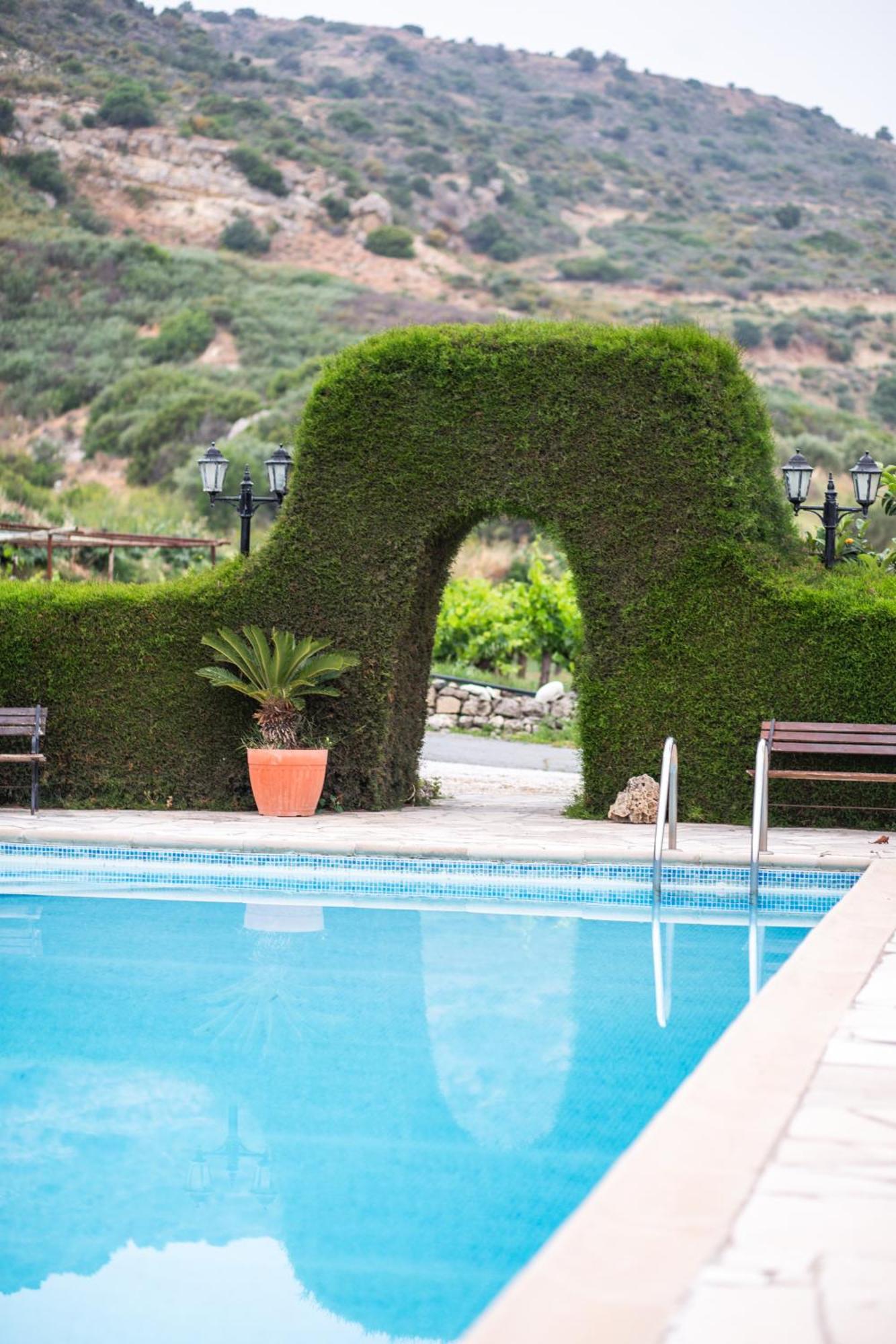 Vina Oliva Resort Pissouri Exterior photo